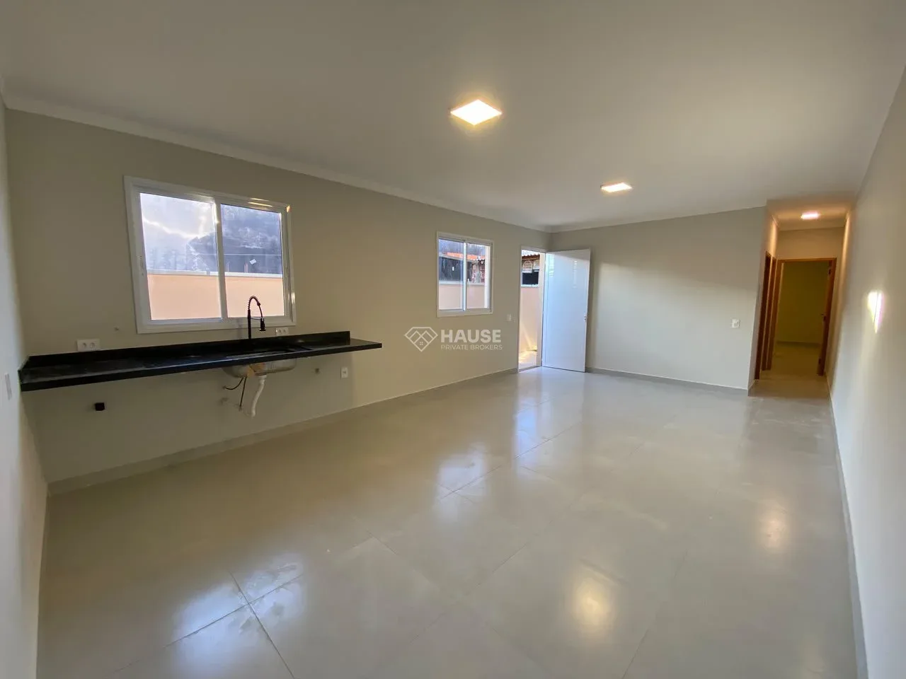 Casa à Venda no Bairro Horizonte Azul – 2 Dormitórios, Quintal e Espaço para Área Gourmet - Casa em Horizonte Azul SP