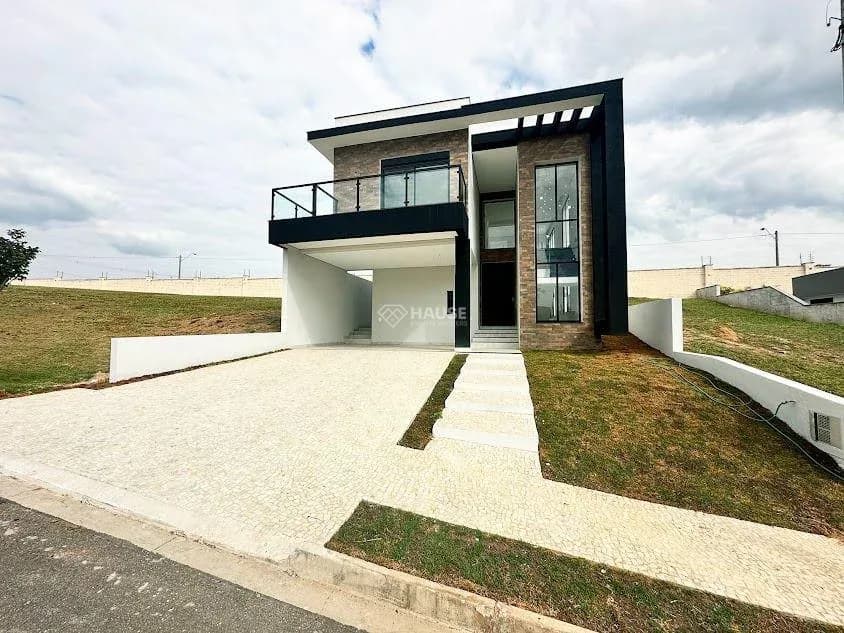 Casa de Alto Padrão no Condomínio San Giovanni – Itatiba/SP | 4 Dormitórios | Piscina | 249m² Construídos - Casa em Reserva Santa Rosa SP