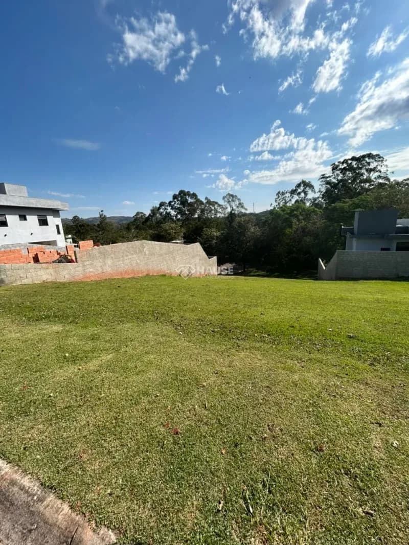 EXCELENTE OPORTUNIDADE NO CONDOMÍNIO VILLE DE FRANCE! - Terreno em Jardim Nossa Senhora das Graças SP