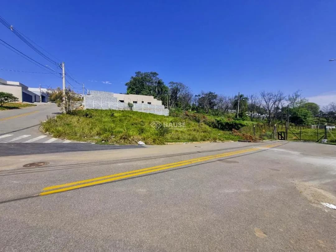 Excelente Terreno de Esquina – Ideal para Uso Residencial ou Comercial em Itatiba/SP - Terreno em Loteamento Quinta da Boa Vista SP