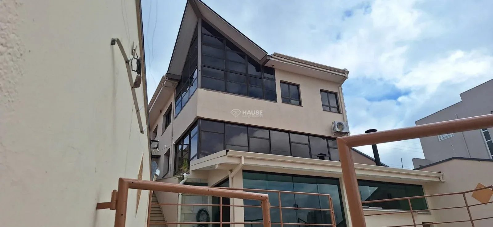 Residência de Alto Padrão no Centro de Itatiba , Elegância, imponência e conforto definem esta magnífica propriedade, ideal para quem valoriza espaço, sofisticação e localização privilegiada. - Casa em Jardim Nice SP