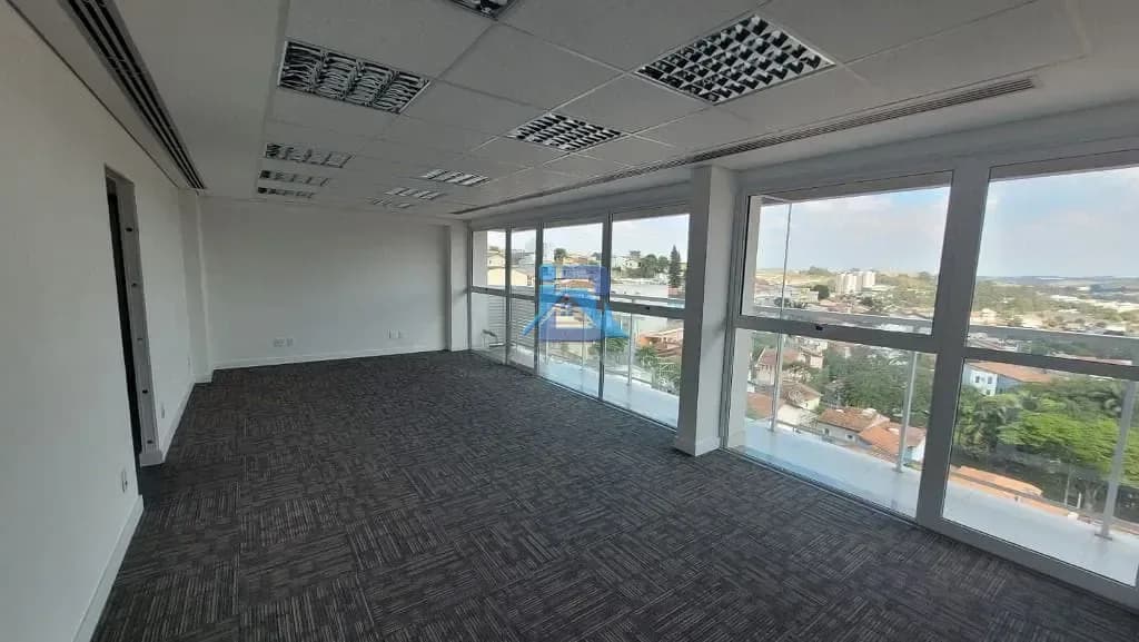 Sala Comercial de 137,34 m² no Forum 200, Itatiba - Excelente Oportunidade de Negócio - Sala Comercial em Centro SP