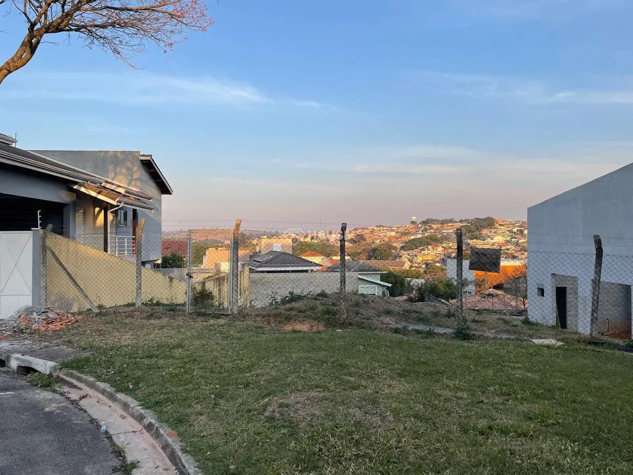 Terreno à venda com 390 m² – Excelente topografia – Rua valorizada – Aceita financiamento – R$ 240.000 - Terreno em Giardino D' Itália SP
