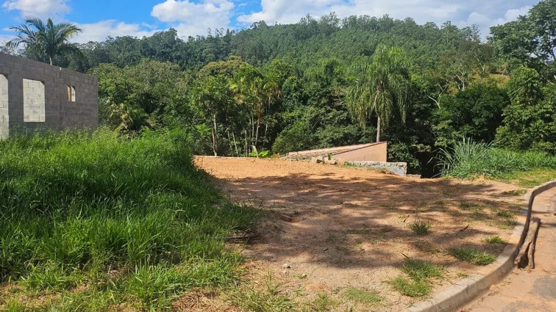 Terreno à Venda no Condomínio Jardim das Paineiras – Itatiba/SP | Vista para as Montanhas | Pronto para Construir - Terreno em Jardim das Paineiras SP