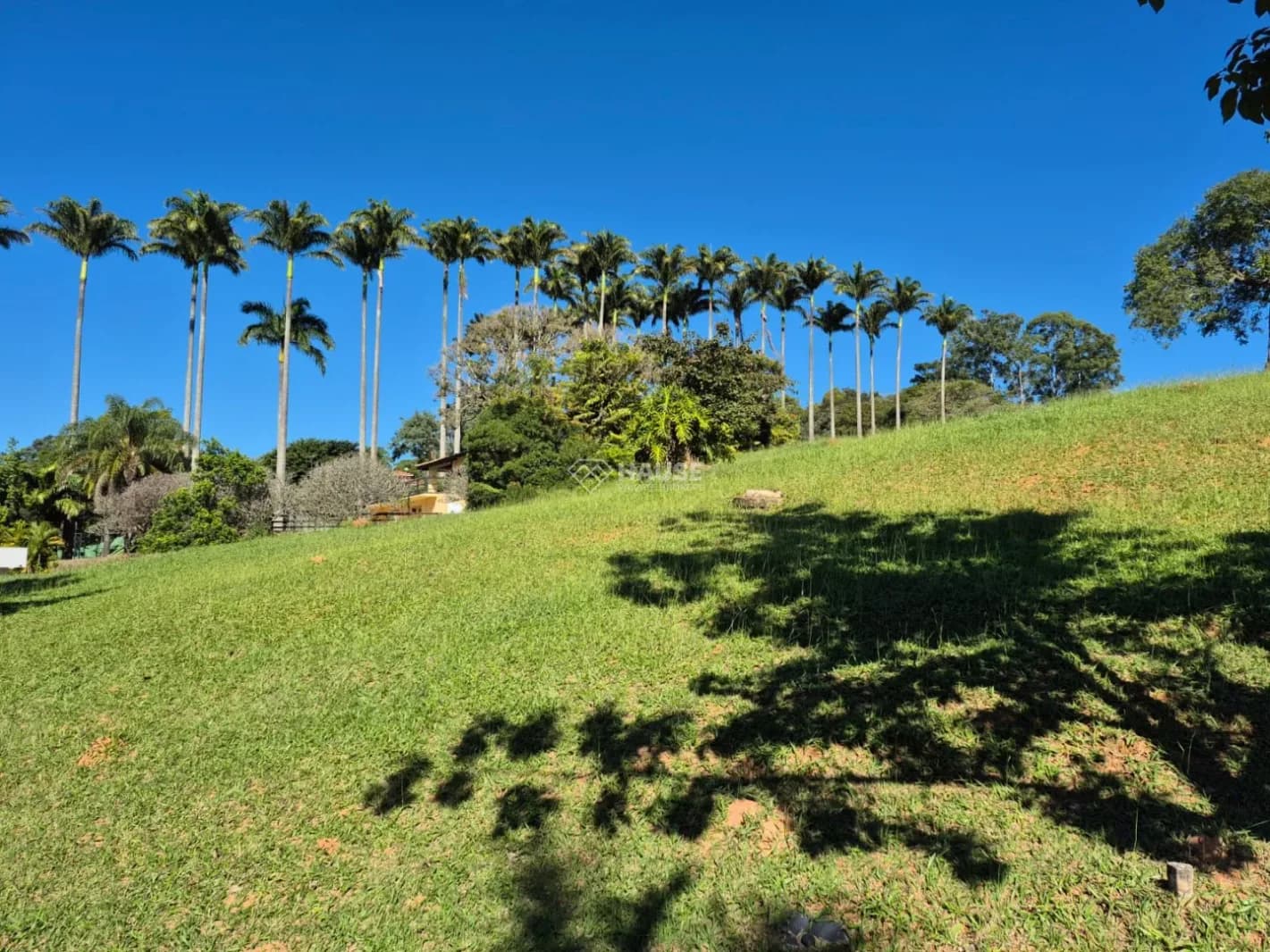 TERRENO DE 1.400 M² NO VILLAGE DAS PALMEIRAS | EXCLUSIVIDADE, ESPAÇO E VISTA PRIVILEGIADA - Terreno em Villa Das Palmeiras SP