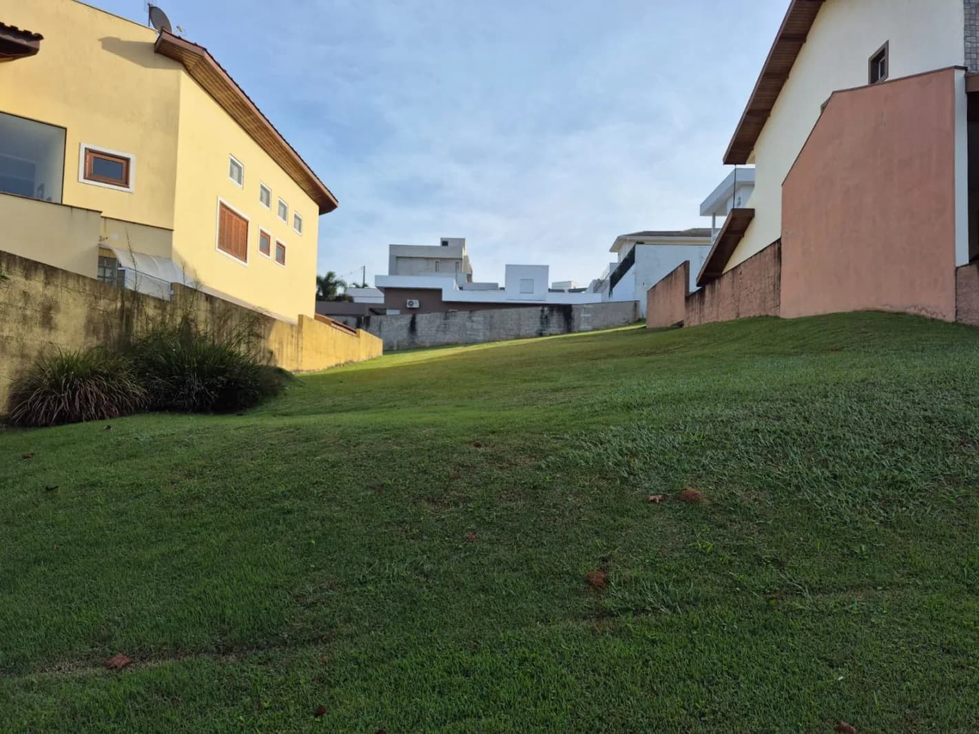 TERRENO EM DECLIVE NO VILLE DE FRANCE | 380 m² PARA UM PROJETO MODERNO E EXCLUSIVO - Terreno em Condomínio Ville de France SP