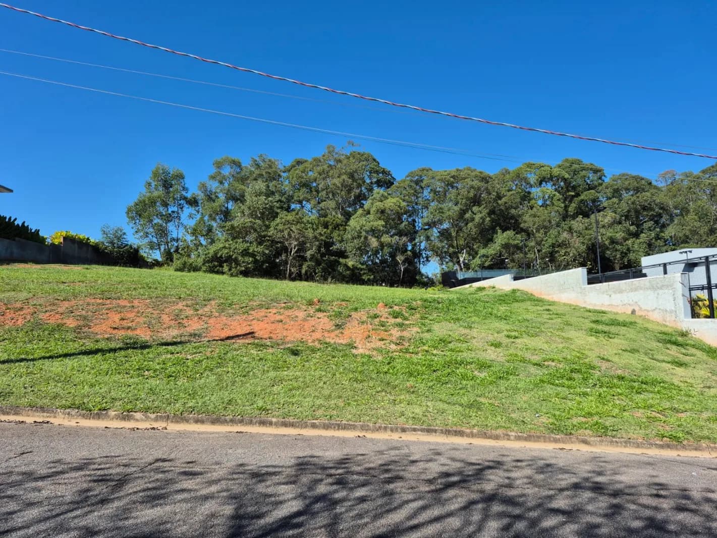 Terreno Exclusivo à Venda no Condomínio Ville de France em Itatiba – 1.330m² com Fundo para a Mata | R$ 690.000,00 - Terreno em Condomínio Ville de France SP